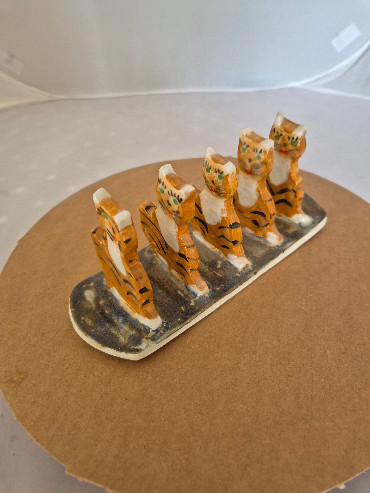 Amber cat  toast rack